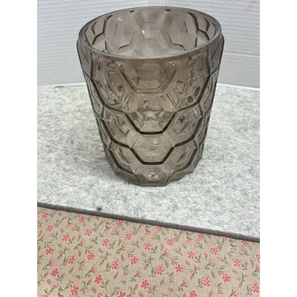 Round Honeycomb Pattern Glass Vase 7